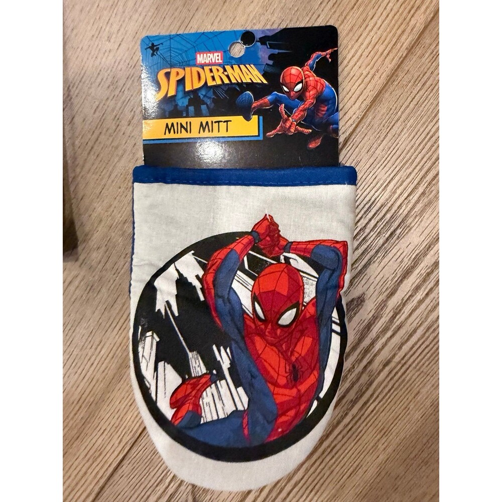 Marvel - Picture 4 of 4